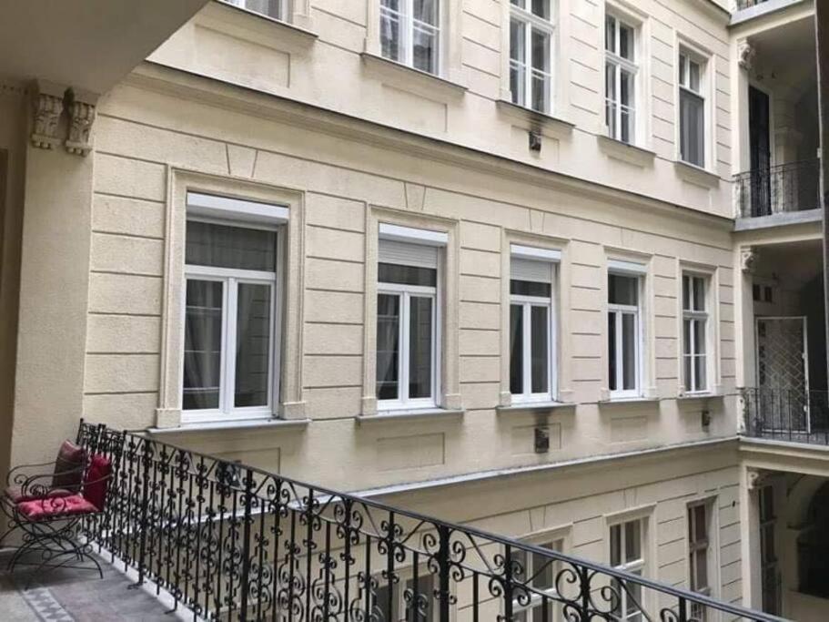 White Luxury Apartment Budapeşte Dış mekan fotoğraf