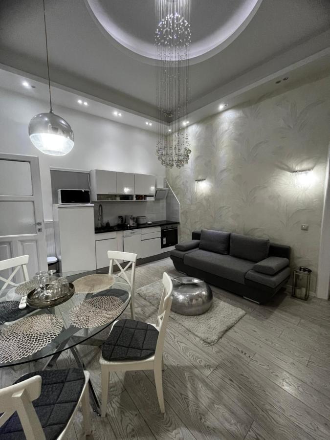 White Luxury Apartment Budapeşte Dış mekan fotoğraf